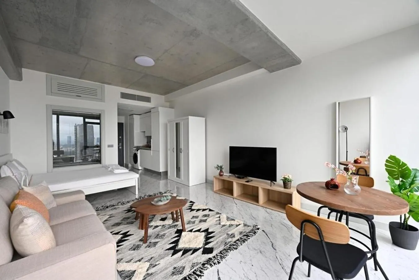 Cozy Bright Studio W Parking, Poolviews! #237 Istanbul